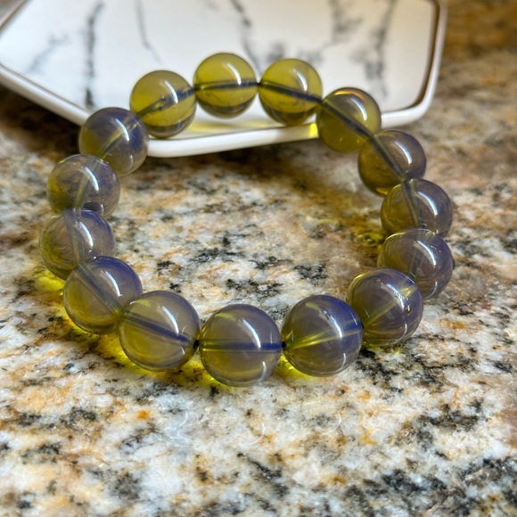 Chunky Olive Green Yellow Beeswax Bead Bracelet - Picture 2 of 9